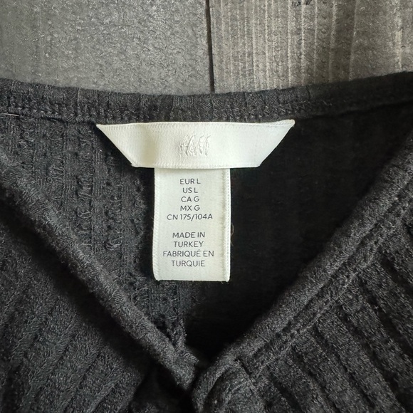 H&M Ribbed Tie Front Camisole - Picture 3 of 3